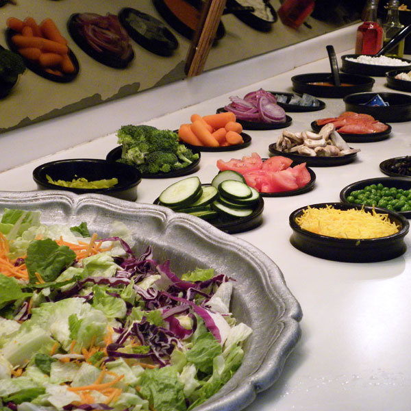 Order Family Garden Salad food online from DaVinci's store, Lincoln on bringmethat.com