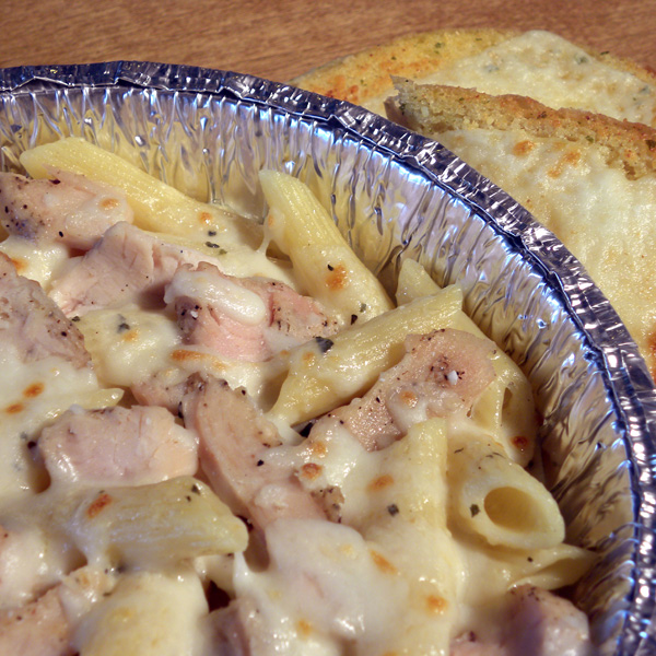 Order Family Chicken Alfredo food online from DaVinci's store, Lincoln on bringmethat.com