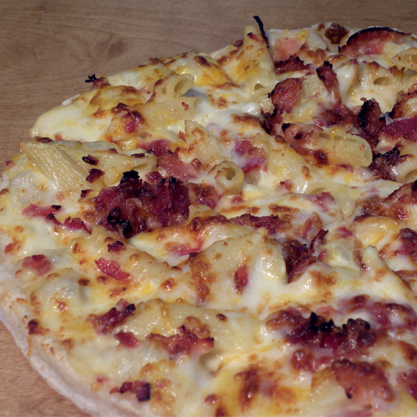 Order Cheesy Mac Pizza food online from DaVinci's store, Lincoln on bringmethat.com